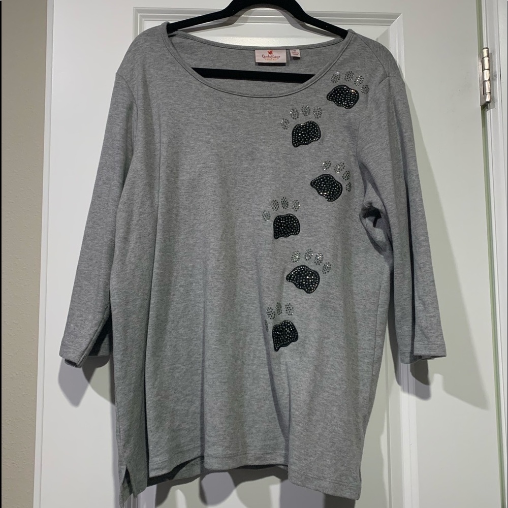 Dog lovers—3/4 sleeve thick shirt!